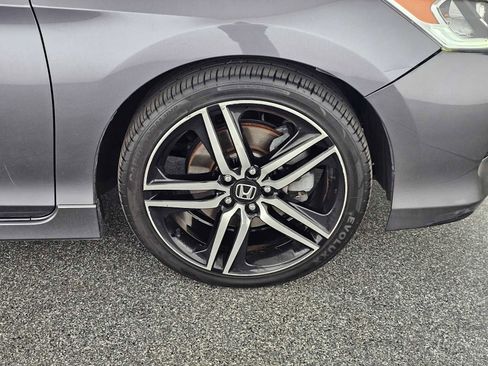 Used 2017 Honda Accord Sport image 9