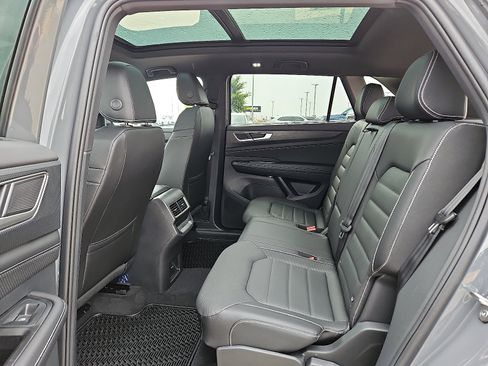 New 2026 Volkswagen Atlas Cross Sport SEL AWD/4WD image 11