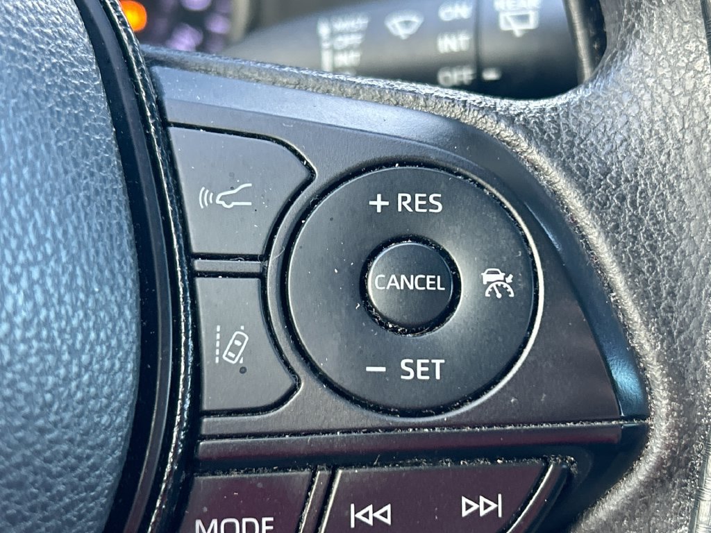 Used 2021 Toyota RAV4 LE FWD image 17