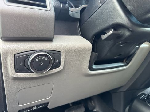 Used 2019 Ford F550 4x4 Crew Cab Super Duty w/ Power Equipment Group image 25