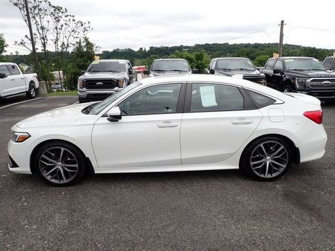 Used 2024 Honda Civic Touring image 2