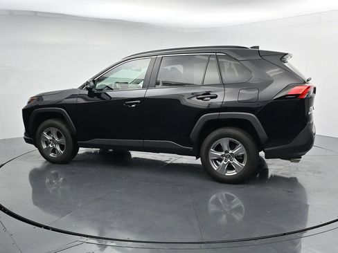 Used 2025 Toyota RAV4 XLE AWD/4WD image 5