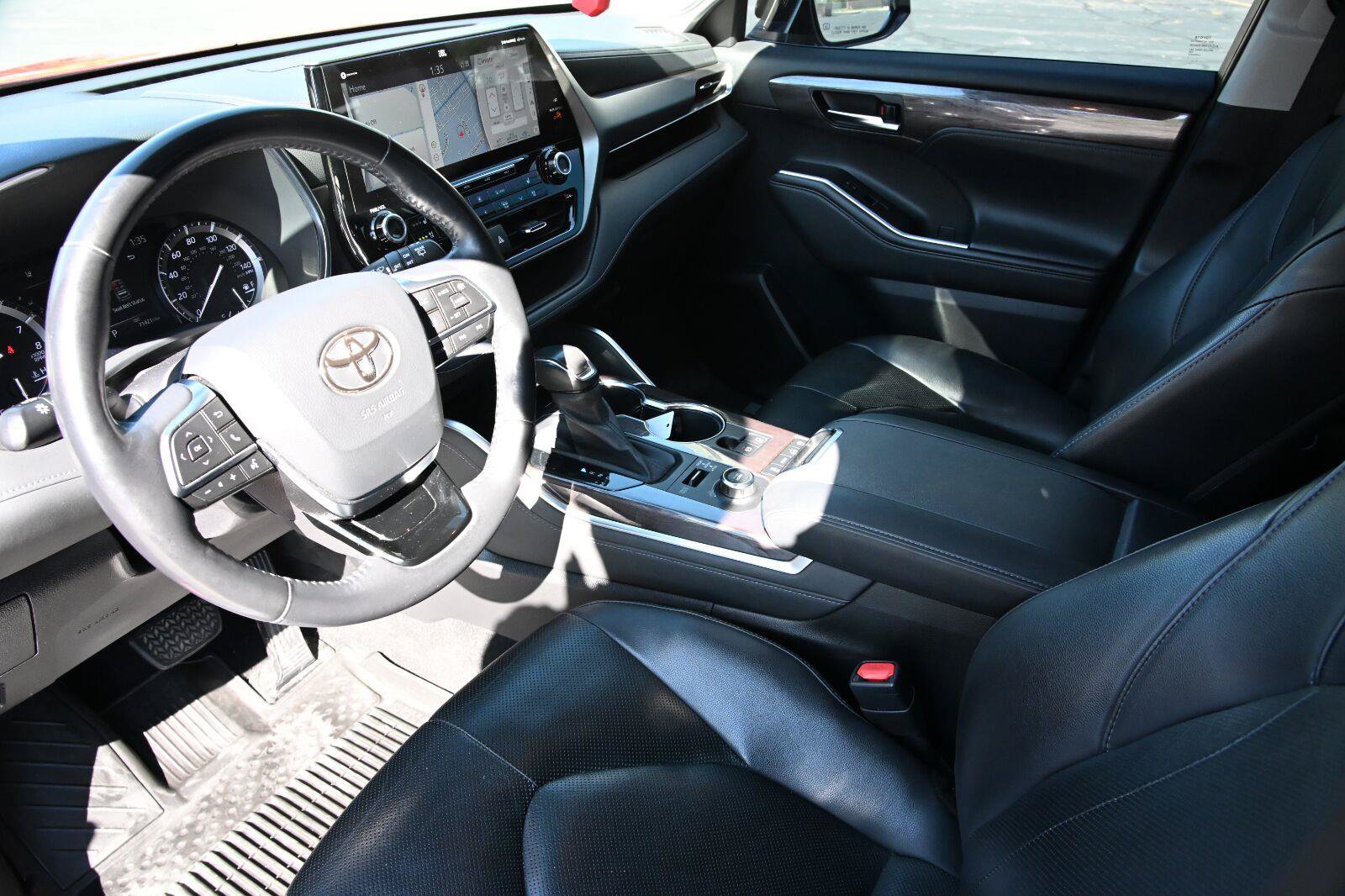 Used 2020 Toyota Highlander Limited AWD/4WD image 9