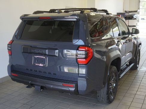 New 2026 Toyota 4Runner SR5 AWD/4WD image 15