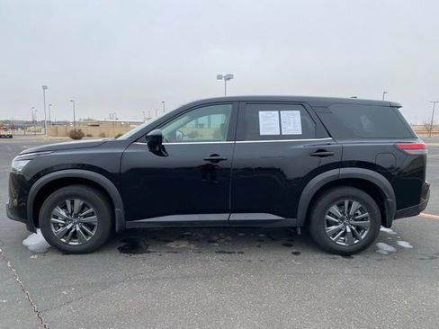 Certified 2023 Nissan Pathfinder S image 3