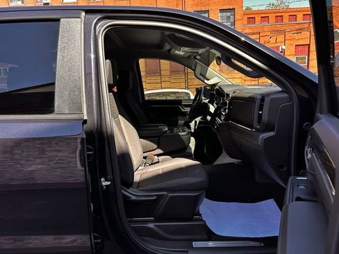 Used 2024 Chevrolet Silverado 1500 LT AWD/4WD image 18
