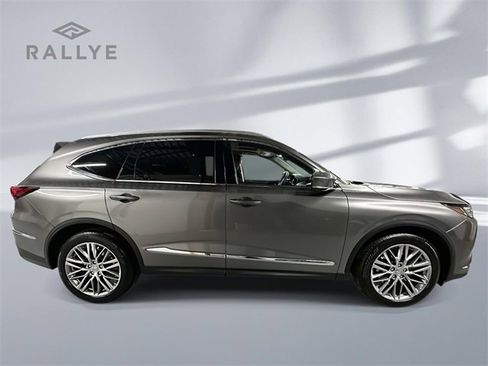 Used 2023 Acura MDX SH-AWD w/ Advance Package image 2