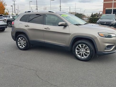 Used 2021 Jeep Cherokee Latitude Lux w/ Comfort/Convenience Group image 2