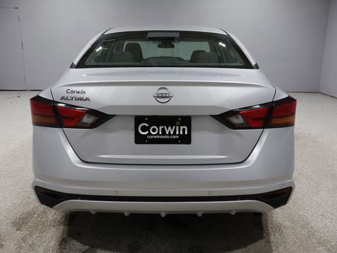 Used 2024 Nissan Altima 2.5 S image 3