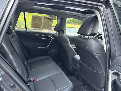 Used 2021 Toyota RAV4 Limited image 11