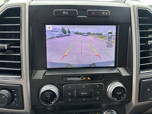 Used 2019 Ford F150 Lariat w/ Equipment Group 502A Luxury AWD/4WD image 15