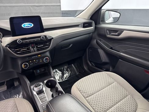 Used 2022 Ford Escape SE FWD image 10