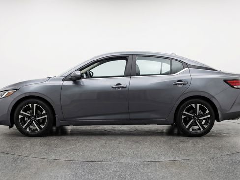 Used 2025 Nissan Sentra SV image 5