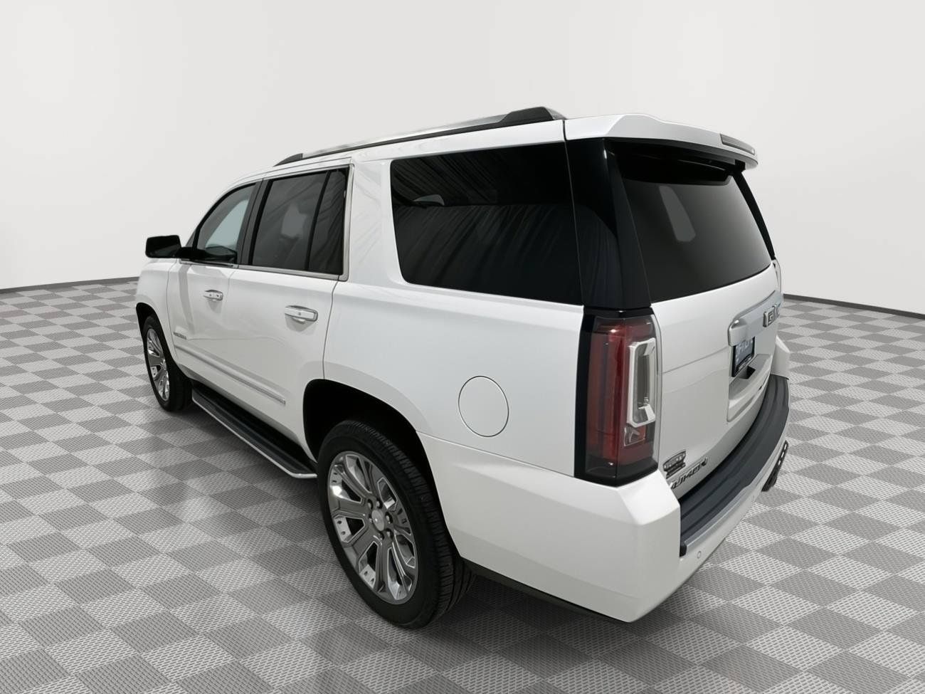 Used 2016 GMC Yukon Denali w/ Open Road Package AWD/4WD image 3
