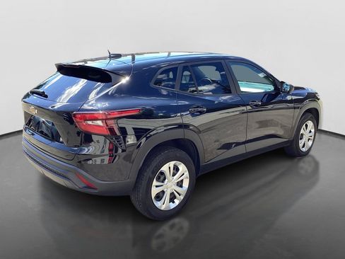 Used 2024 Chevrolet Trax LS FWD image 5