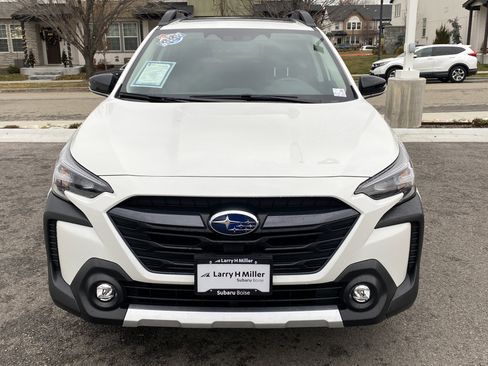 Used 2025 Subaru Outback Limited image 8