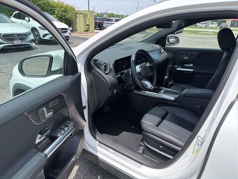 Used 2025 Mercedes-Benz GLA 250 image 10