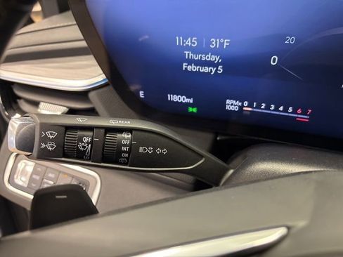 Used 2025 Buick Enclave Preferred image 27