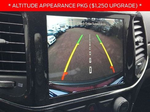 Used 2021 Jeep Grand Cherokee Laredo X image 17