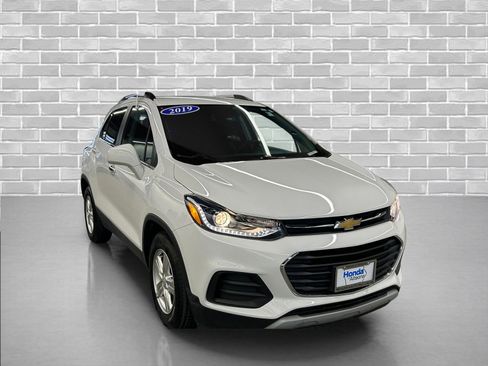 Used 2019 Chevrolet Trax LT w/ LT Convenience Package image 7