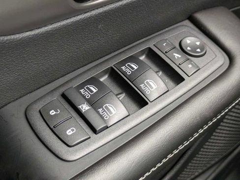 New 2027 Chrysler Pacifica Limited FWD image 26