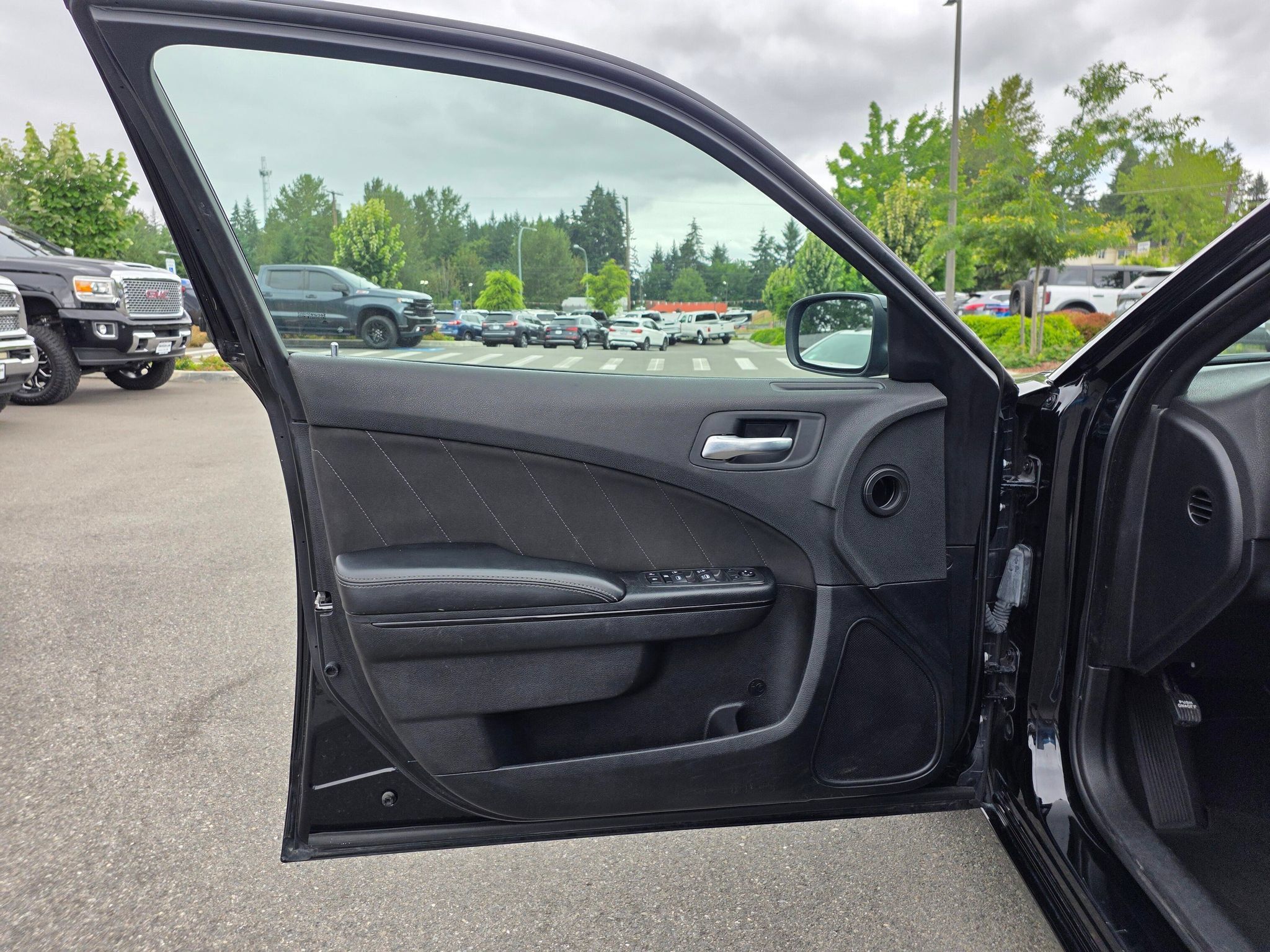 Used 2021 Dodge Charger SXT w/ Blacktop Package RWD image 21