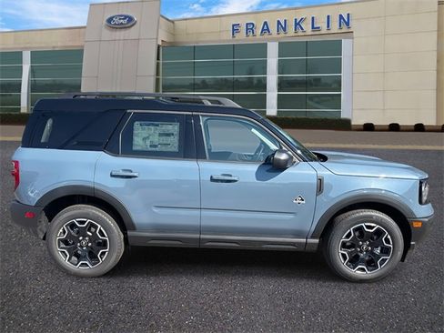 New 2025 Ford Bronco Sport Outer Banks image 8