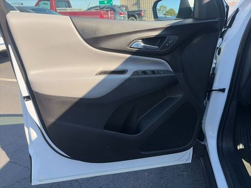 Used 2023 Chevrolet Equinox LT image 13