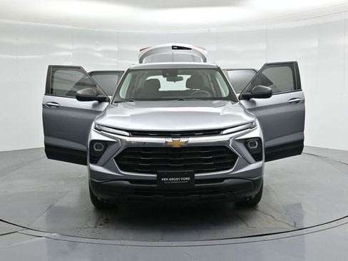 Used 2024 Chevrolet TrailBlazer LS image 30