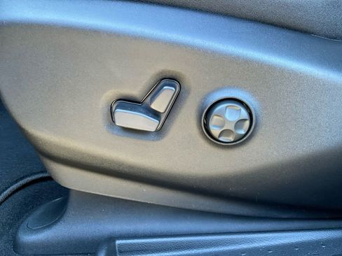 New 2026 Chrysler Pacifica Select w/ S Appearance Package image 32