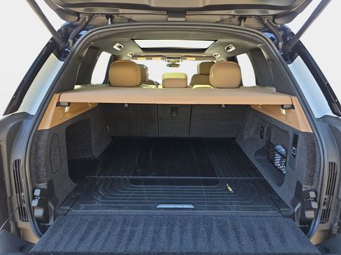 New 2026 Land Rover Range Rover SE image 12