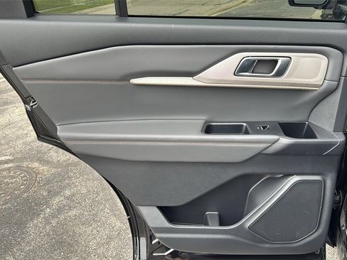 New 2025 Ford Explorer Active w/ Active Comfort Package image 35