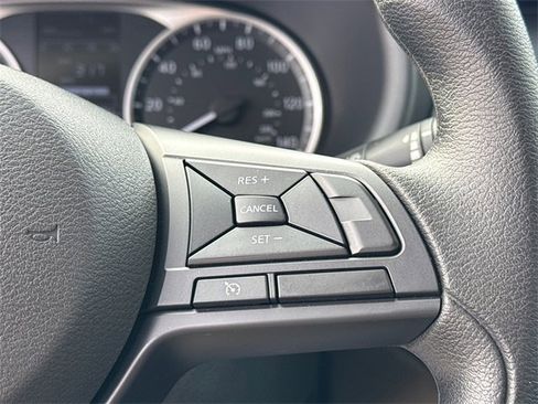 Certified 2025 Nissan Kicks Play S image 28