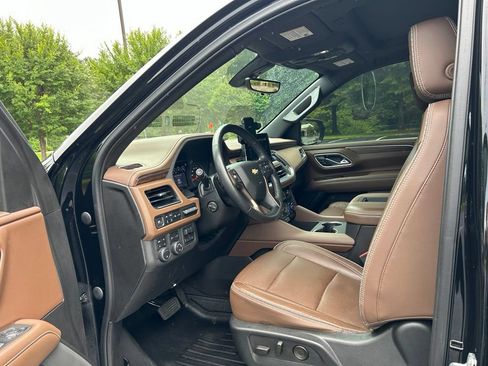 Used 2021 Chevrolet Tahoe High Country w/ Technology Package AWD/4WD image 44