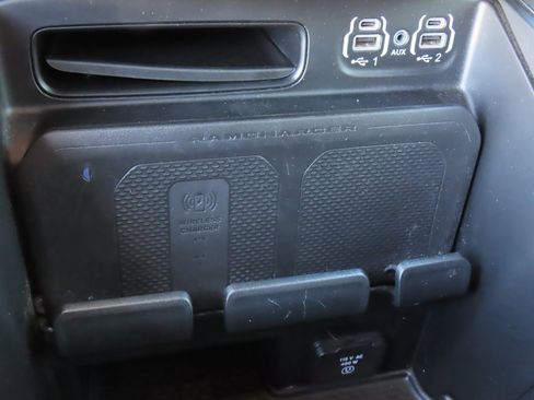 Used 2023 RAM 1500 Limited image 10