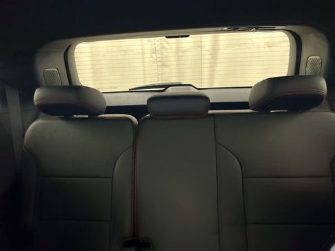 Used 2025 Chevrolet Traverse RS image 28