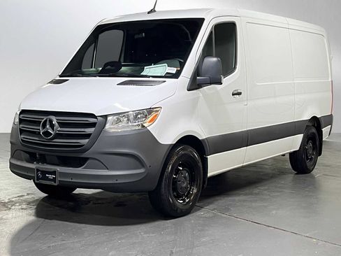 Used 2025 Mercedes-Benz Sprinter 2500 image 7