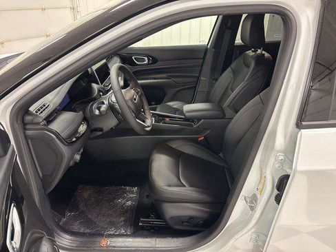 Used 2026 Jeep Compass Limited w/ Sun, Sound & Navigation Group AWD/4WD image 6