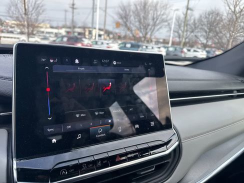 Certified 2023 Jeep Compass Limited image 27