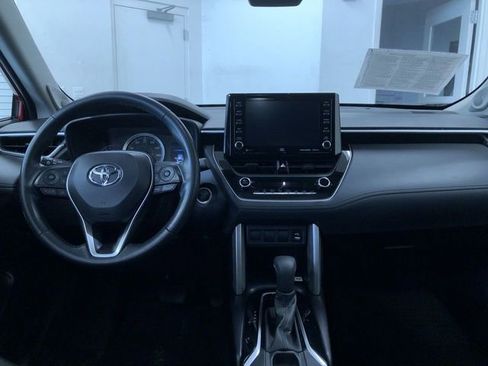 Used 2022 Toyota Corolla Cross LE w/ Moonroof Package image 18