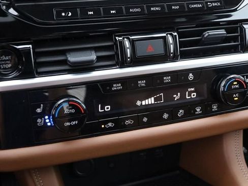 Certified 2025 Nissan Pathfinder Platinum AWD/4WD image 21