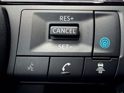 Used 2023 Nissan Pathfinder SL w/ Black Appearance Package AWD/4WD image 21