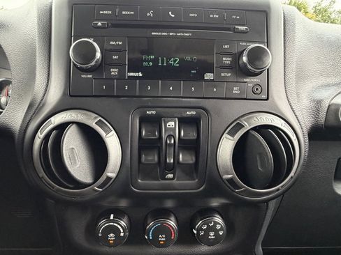 Used 2017 Jeep Wrangler Unlimited Sport w/ Quick Order Package 24S image 19