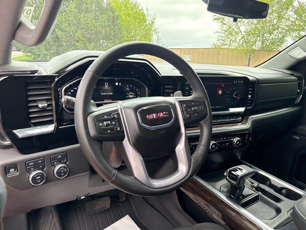 Used 2025 GMC Sierra 1500 Elevation w/ Preferred Package AWD/4WD image 12
