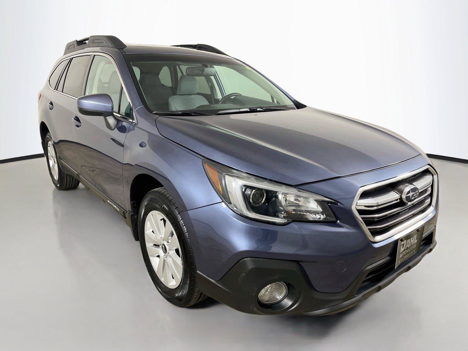 Used 2018 Subaru Outback 2.5i Premium AWD/4WD image 1