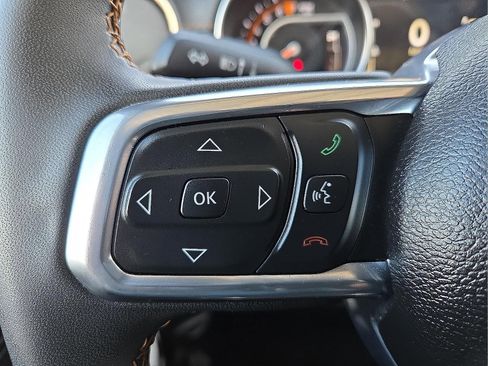 Used 2023 Jeep Gladiator Overland image 19