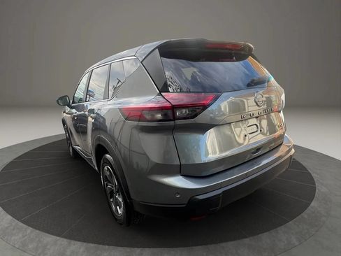 Used 2024 Nissan Rogue SV FWD image 7