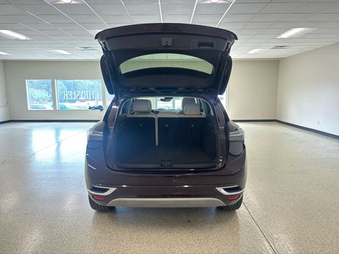 Used 2023 Buick Envision Avenir image 16