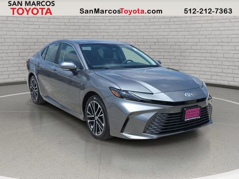 Used 2026 Toyota Camry XLE FWD image 3