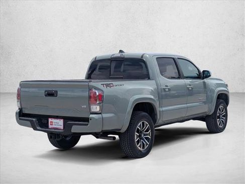 Used 2022 Toyota Tacoma TRD Sport w/ Technology Package RWD image 5